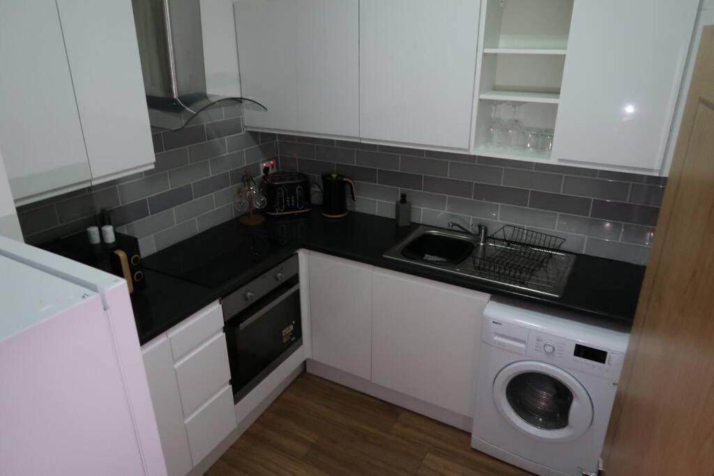 Two-Bedroom Apartment With Scenic Balcony View Shipley  Exterior foto