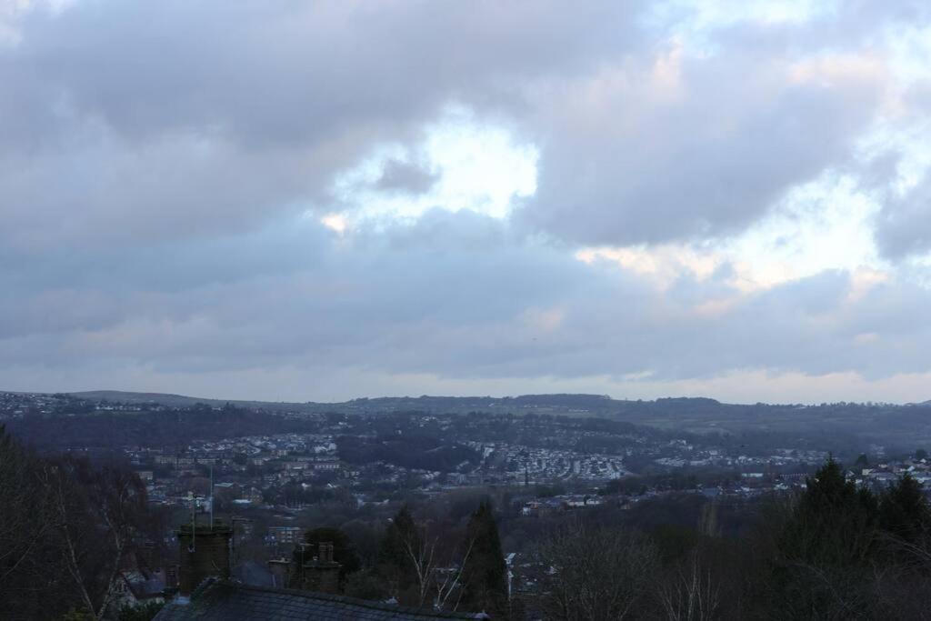 Two-Bedroom Apartment With Scenic Balcony View Shipley  Exterior foto