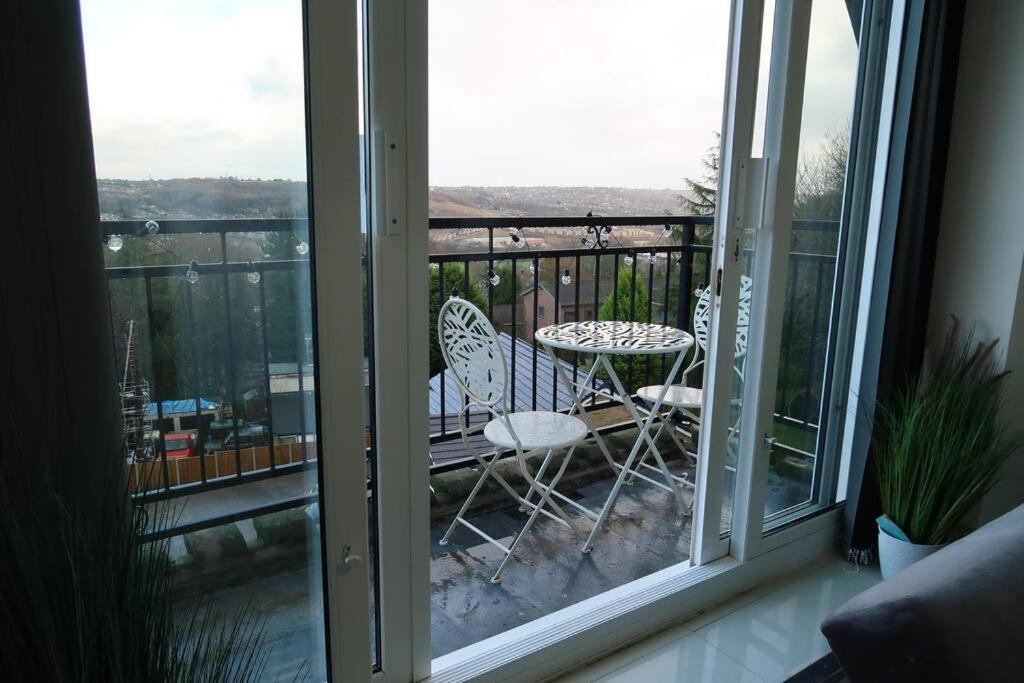 Two-Bedroom Apartment With Scenic Balcony View Shipley  Exterior foto